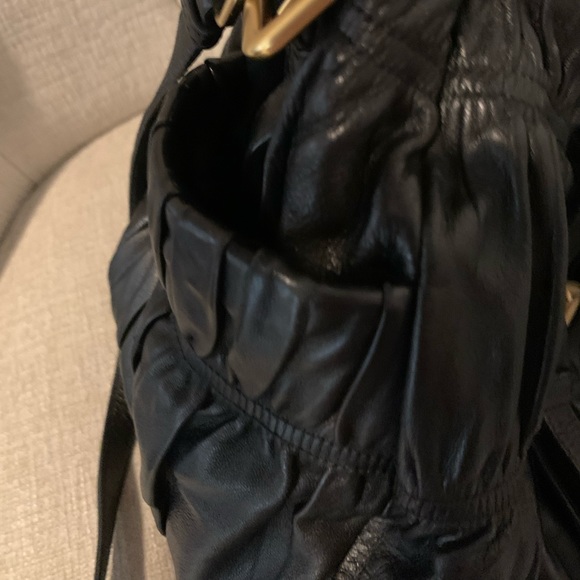 💯 Authentic Prada Black Leather cross/shopping bag - Picture 5 of 15